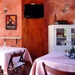 Julienne Hotel 2*
