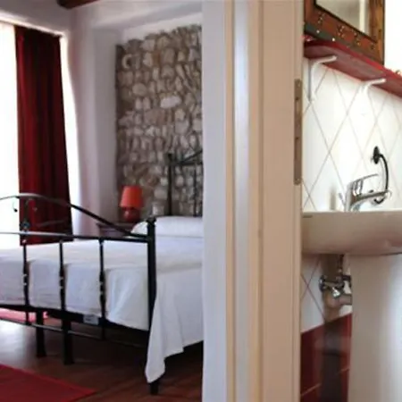 Julienne Hotel 2*