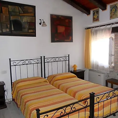 Julienne Hotel 2*