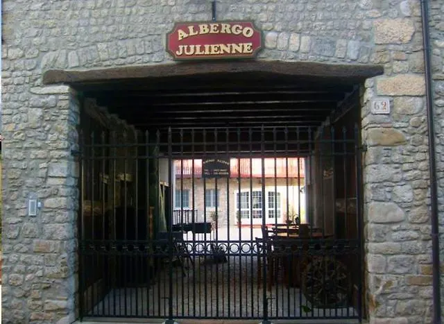 Julienne Hotel